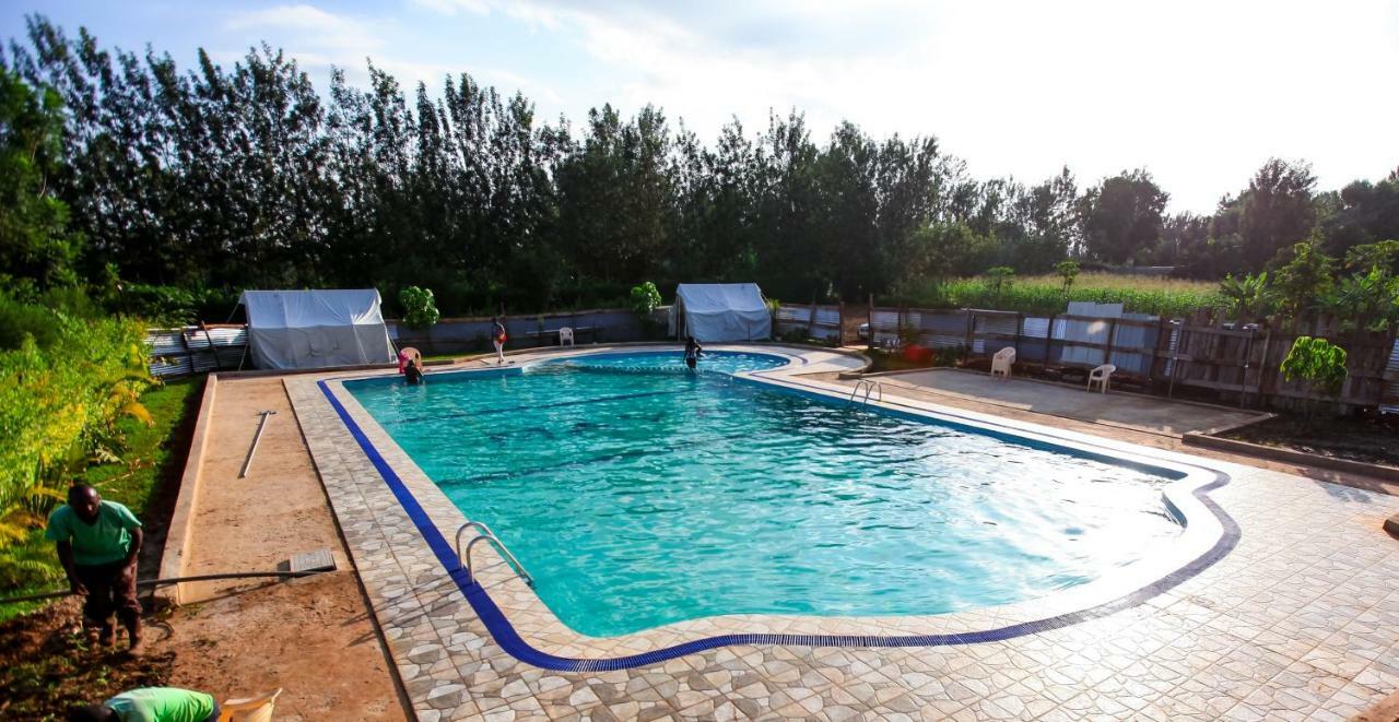 Maya Gardens Sagana Resort Buitenkant foto