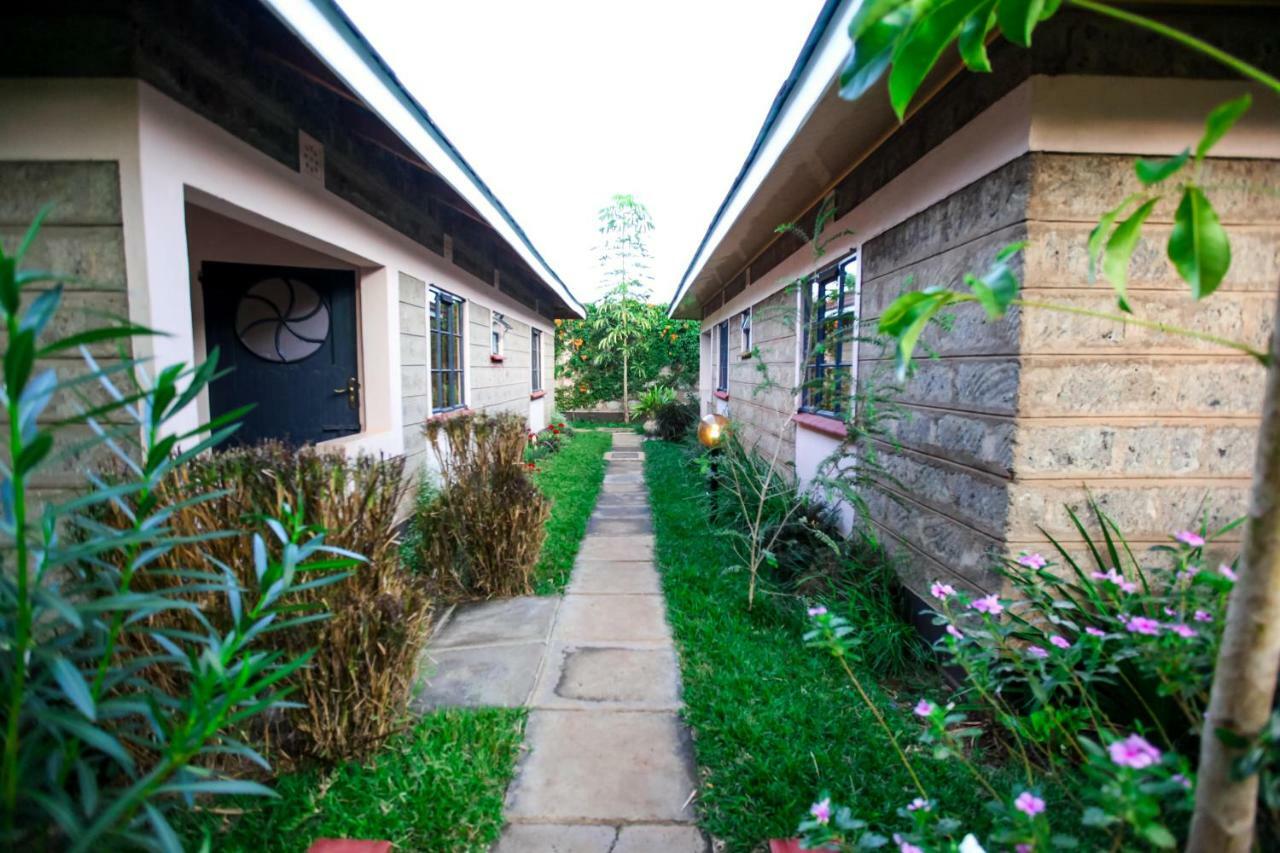 Maya Gardens Sagana Resort Buitenkant foto
